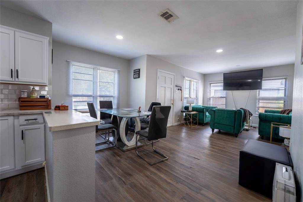 Dallas, TX 75216,2334 Hudspeth Avenue