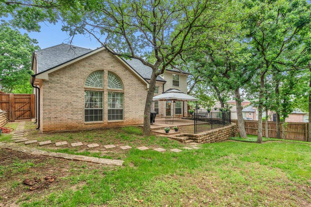 Bedford, TX 76021,3916 Navajo Lane