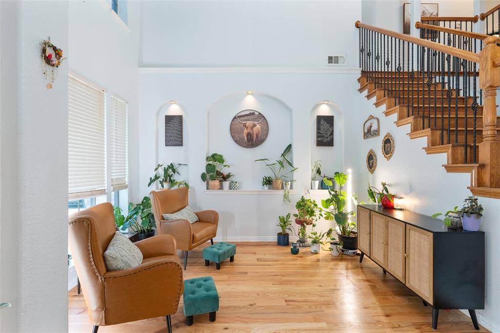 Burleson, TX 76028,933 Oatlands Place