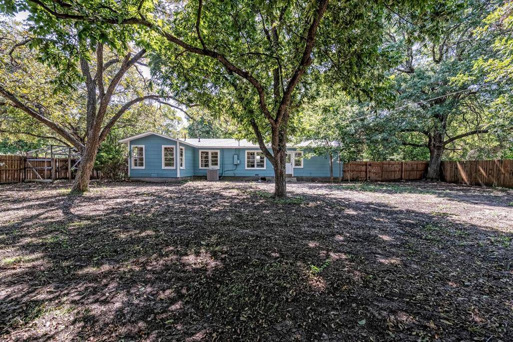 Clifton, TX 76634,301 N Avenue Q