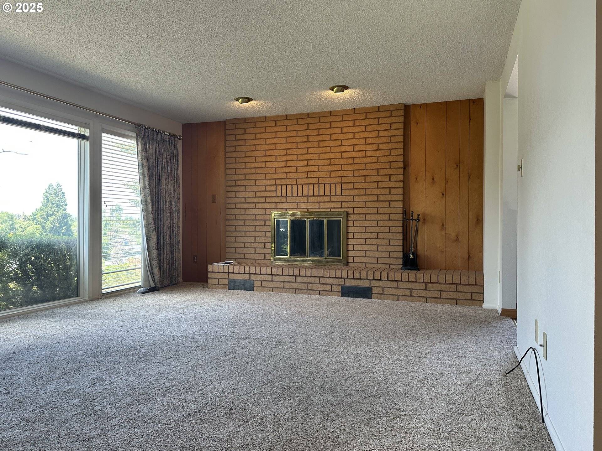 Klamath Falls, OR 97601,402 TRINITY ST