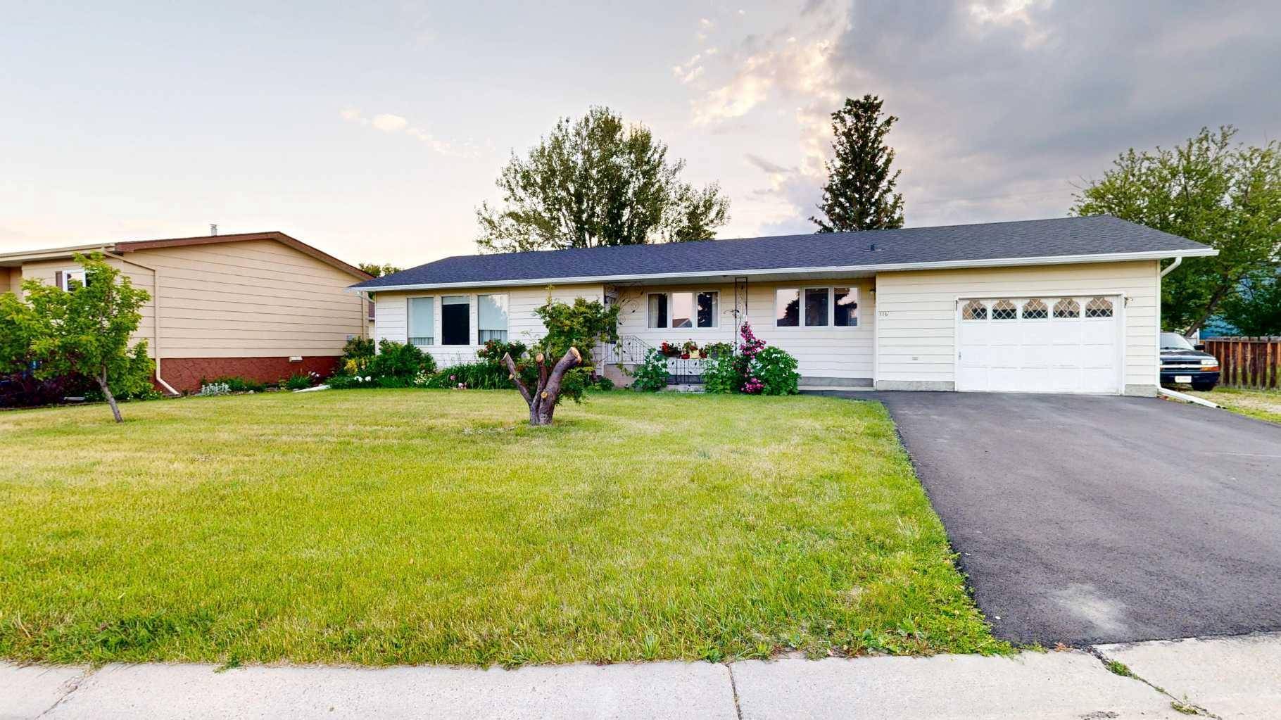 116 Young CRES, Stavely, AB T0L 1Z0