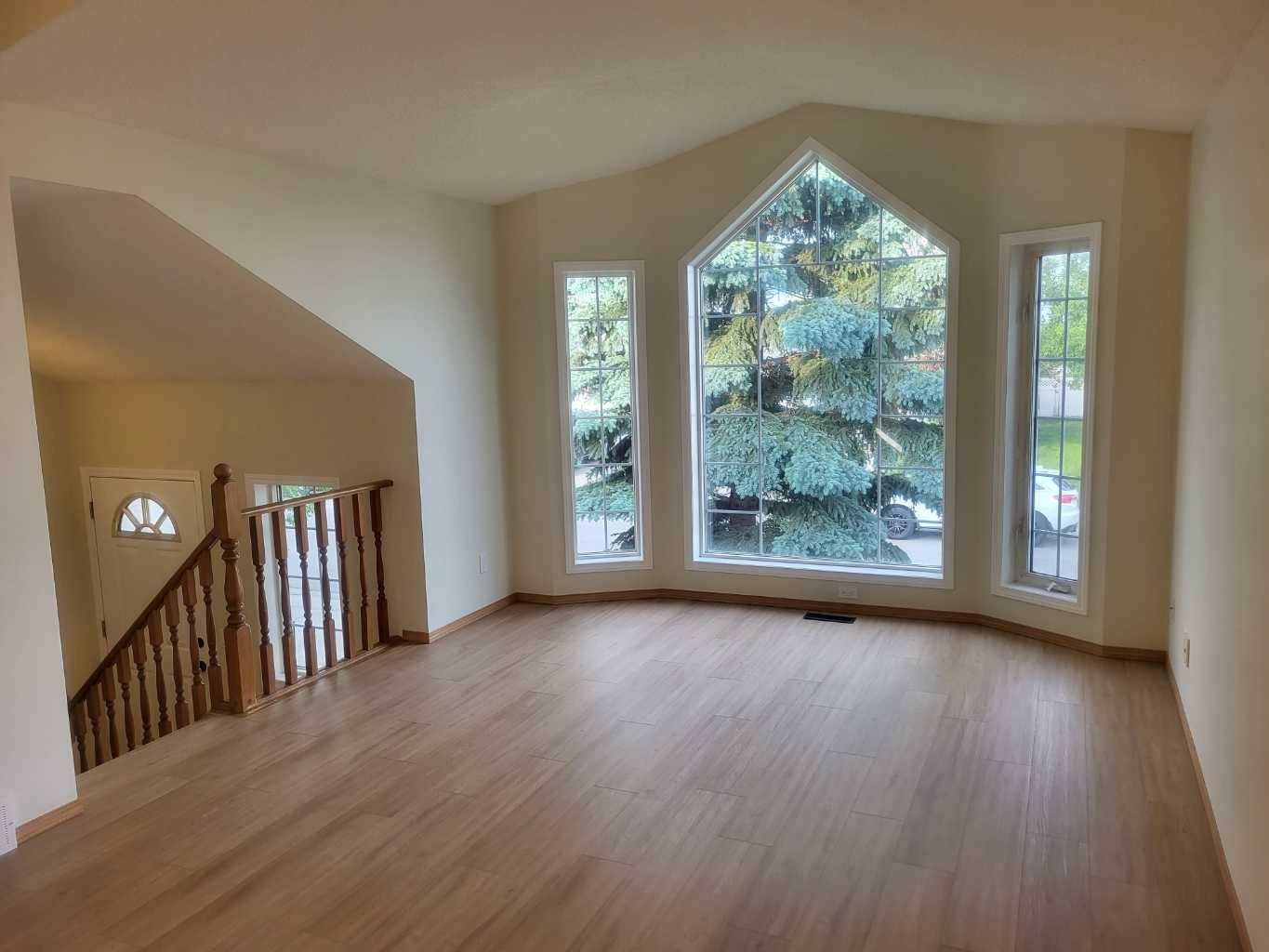 Calgary, AB T1Y 7E1,74 Anaheim CIR Northeast