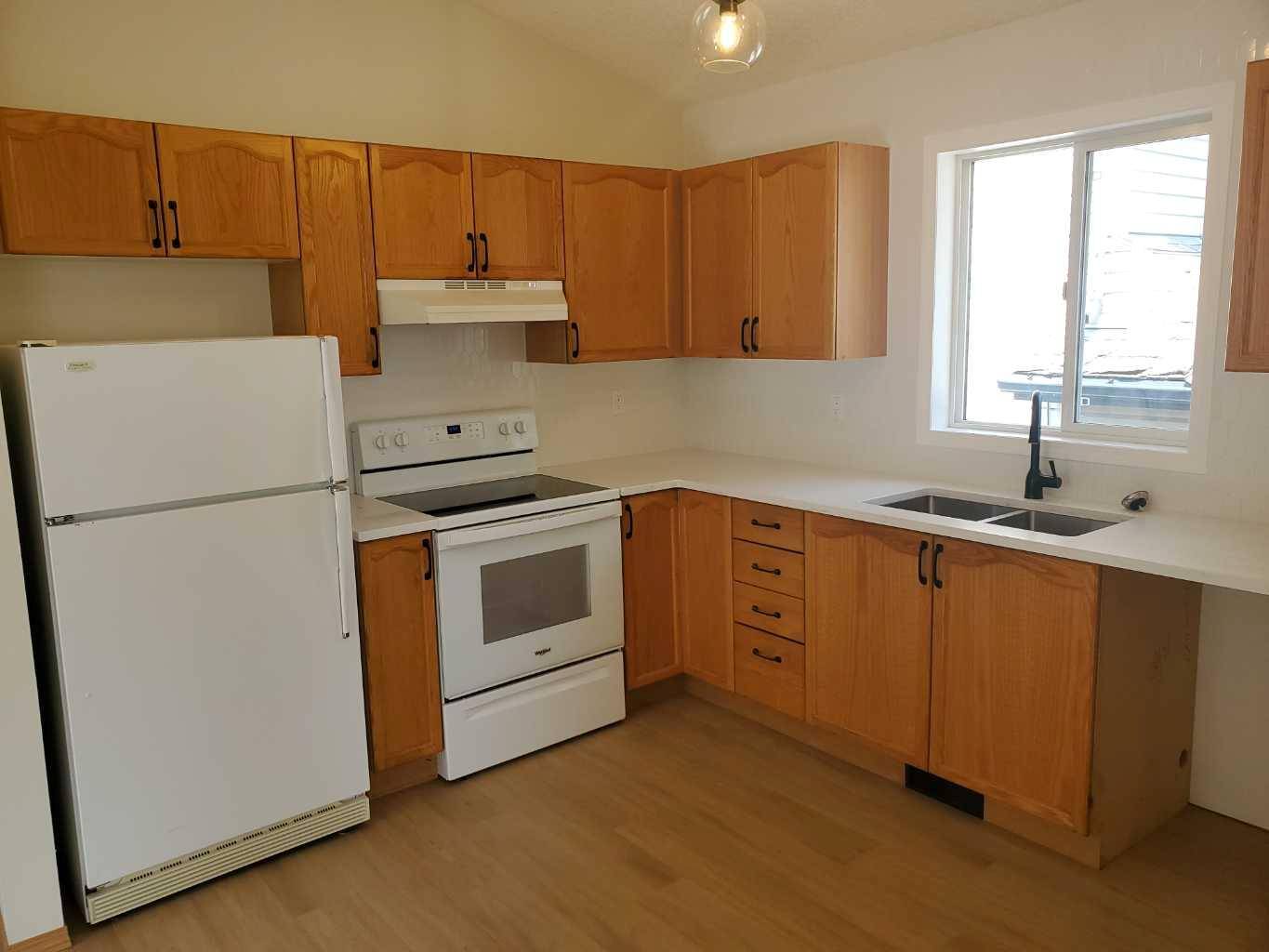 Calgary, AB T1Y 7E1,74 Anaheim CIR Northeast