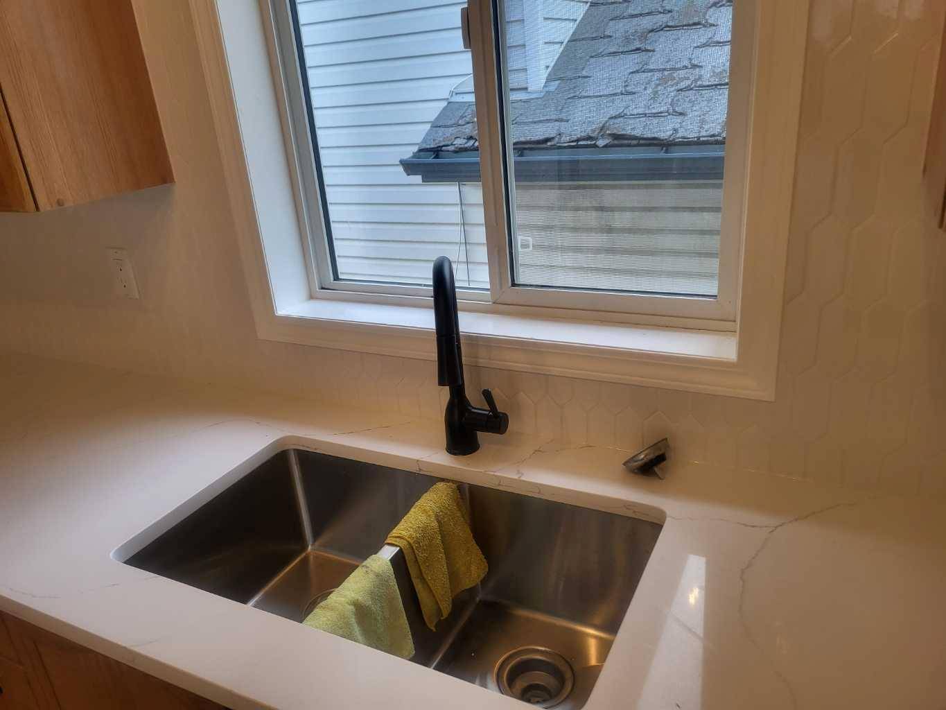 Calgary, AB T1Y 7E1,74 Anaheim CIR Northeast