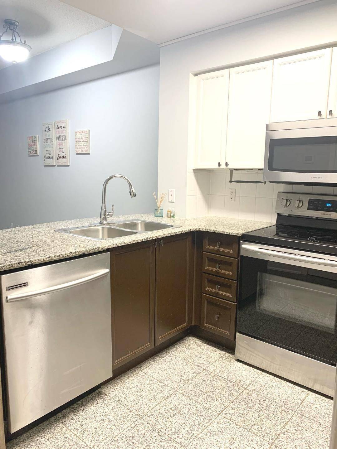 Toronto C01, ON M5V 3P4,30 Stadium RD #229