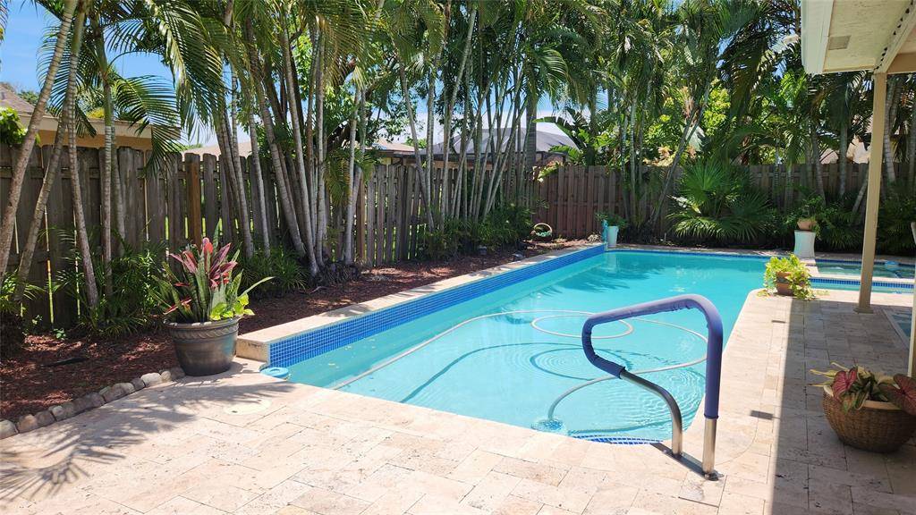 920 NW 49th Ave, Coconut Creek, FL 33063