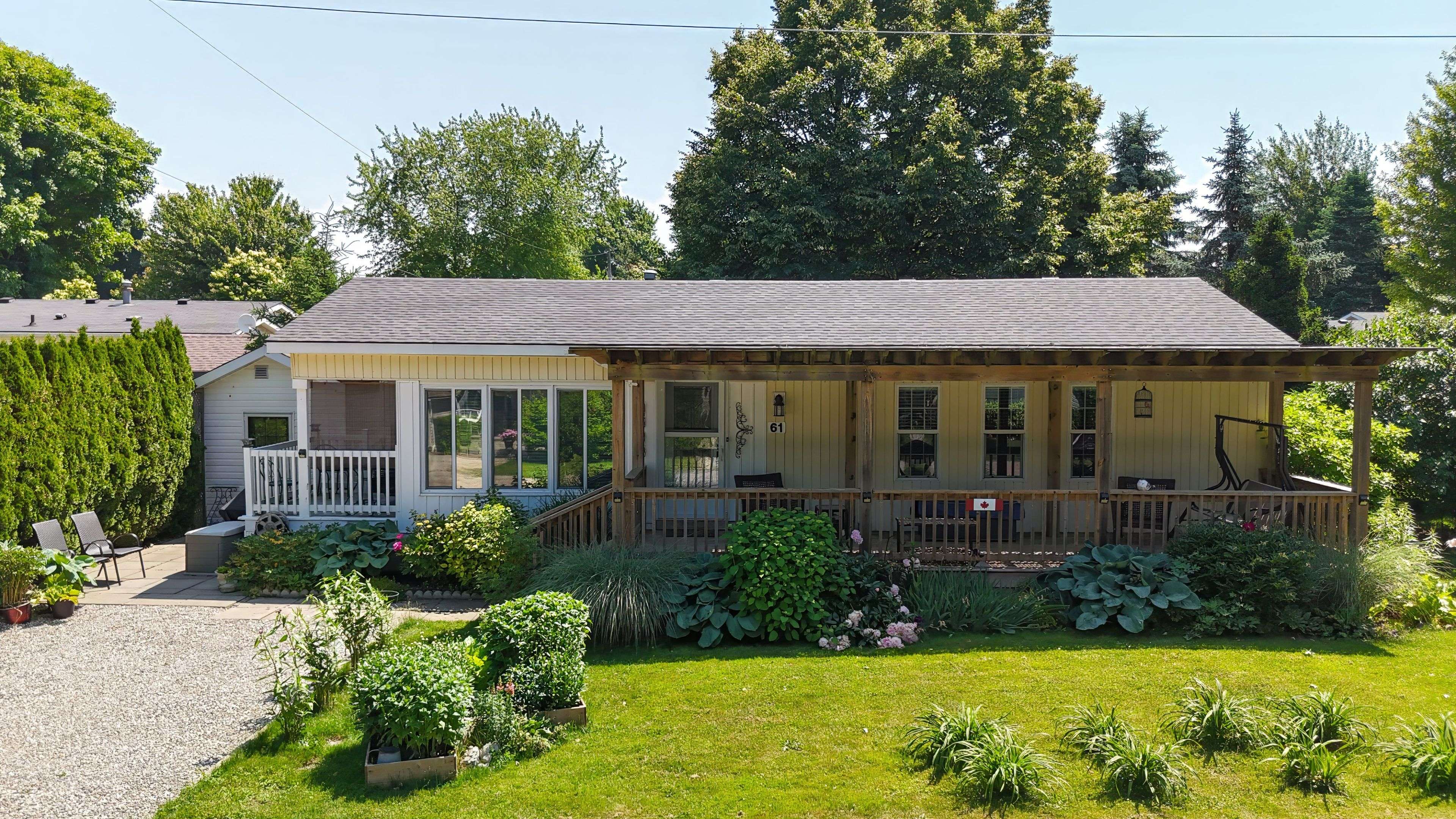 Bluewater, ON N0M 1G0,77307 Bluewater HWY #61 Water's Edge