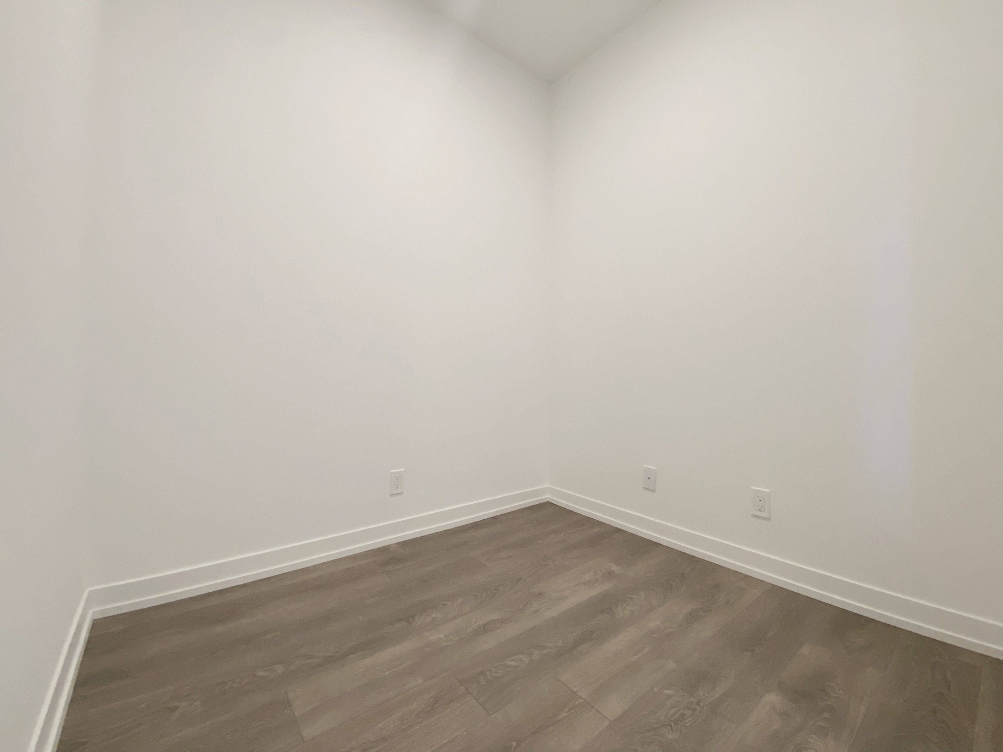 Vaughan, ON L4J 0L5,8 Beverley Glen BLVD #D519