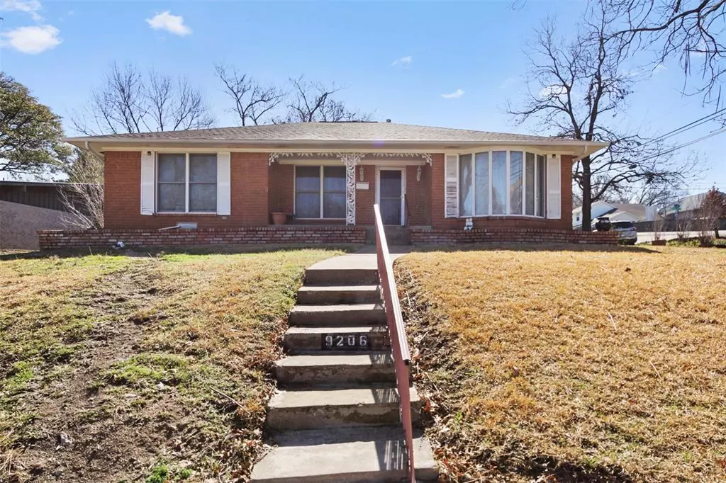 Dallas, TX 75238,9206 Royalpine Drive