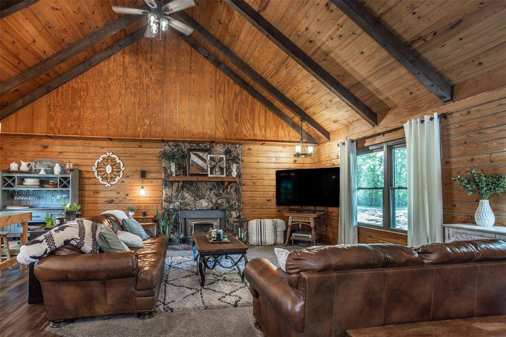 Valley View, TX 76272,101 Easy Street