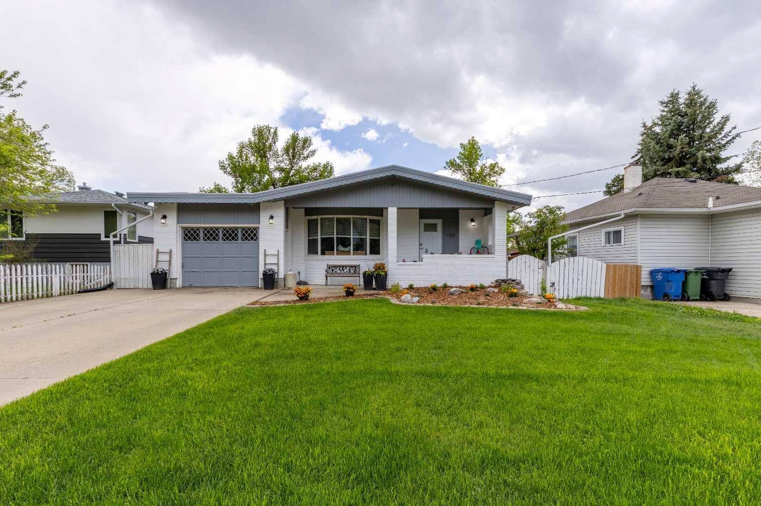 1709 22 AVE, Coaldale, AB T1M 1G2
