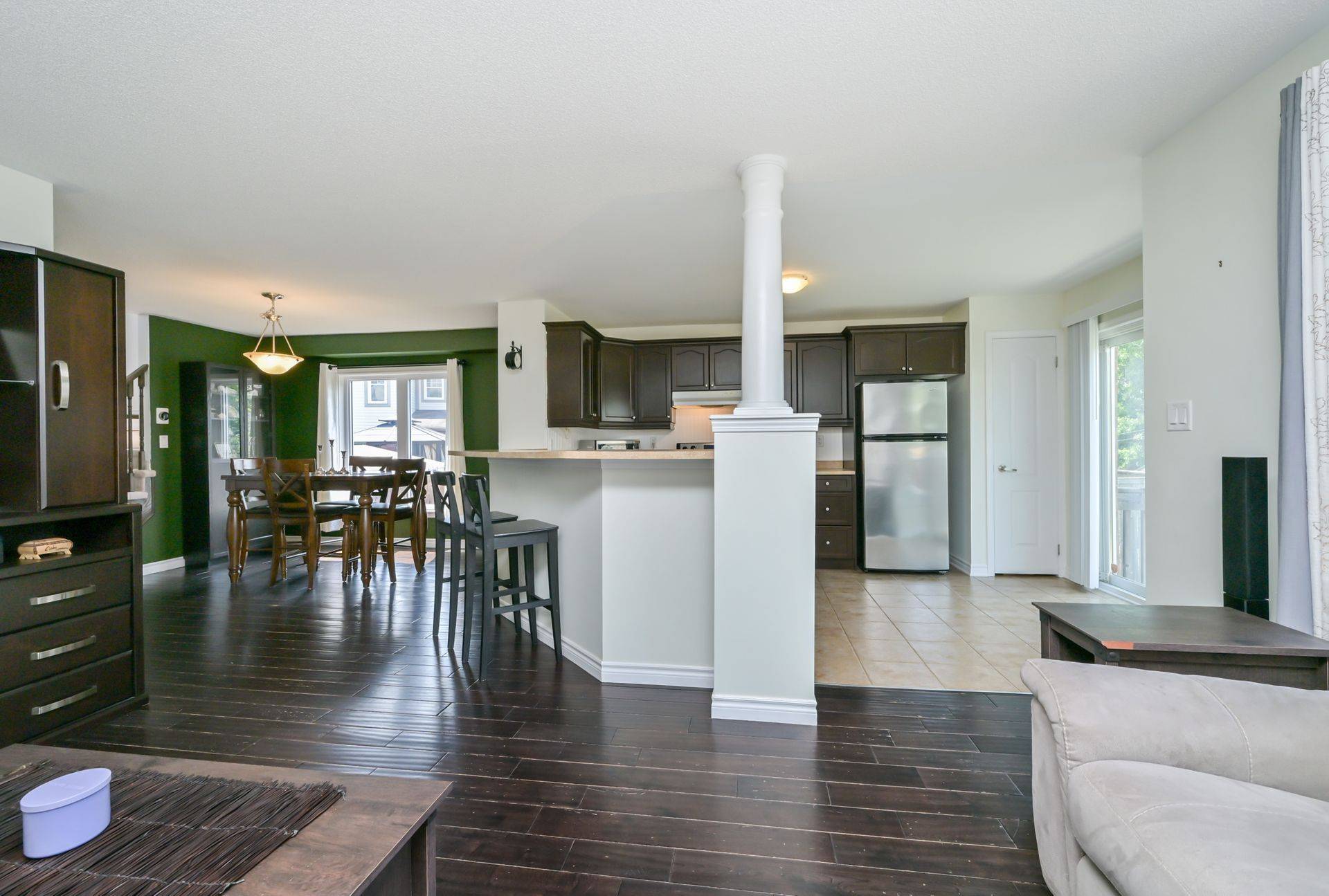New Tecumseth, ON L9R 0E7,8 Riley RD