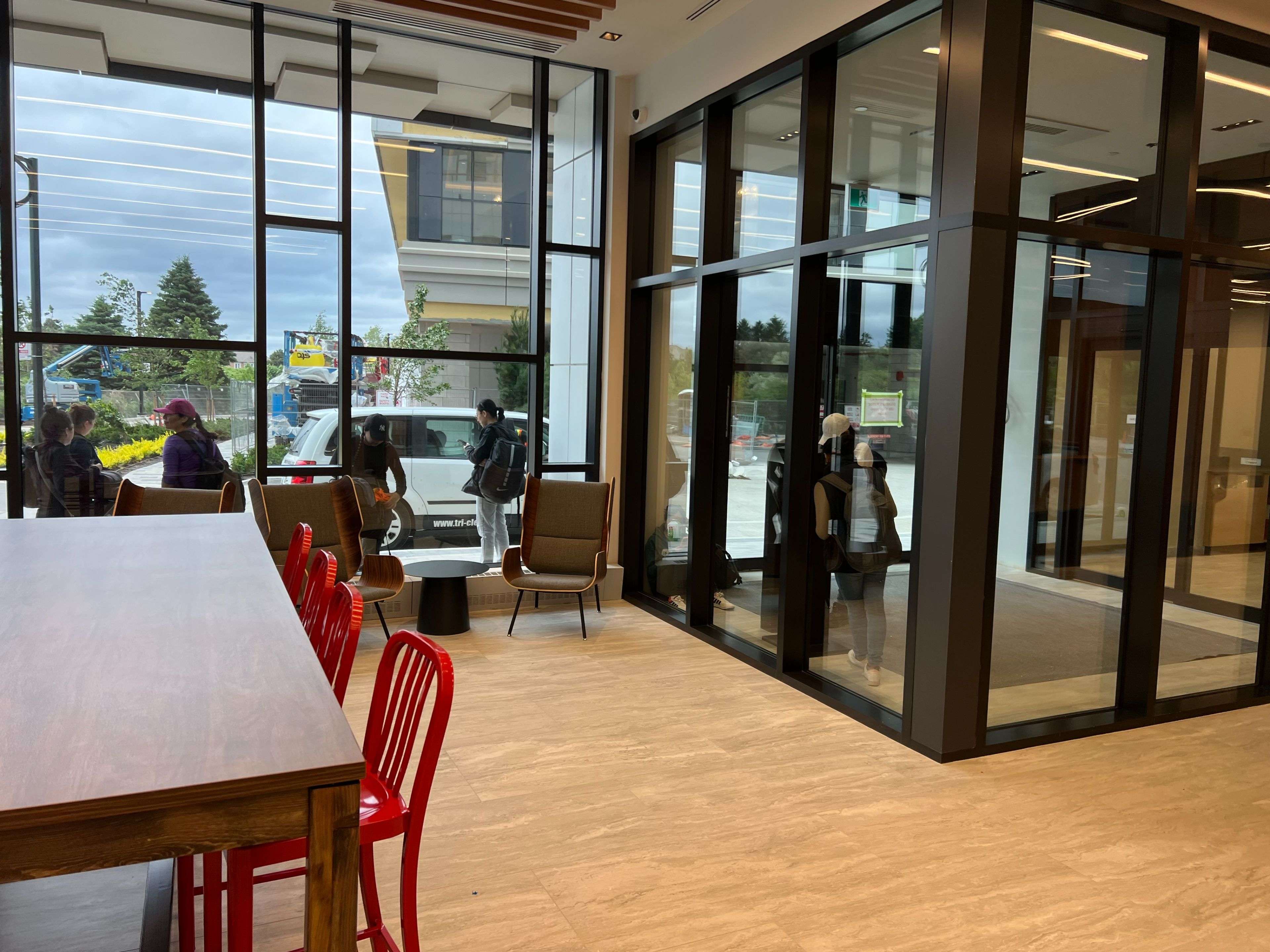 Mississauga, ON L5M 2T1,2485 Eglinton AVE E #914