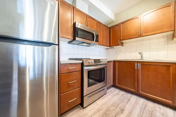 Calgary, AB T3K 0E5,156 Country Village CIR Northeast #114
