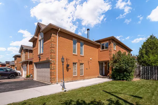 3283 Bobwhite Mews, Mississauga, ON L5N 6G1