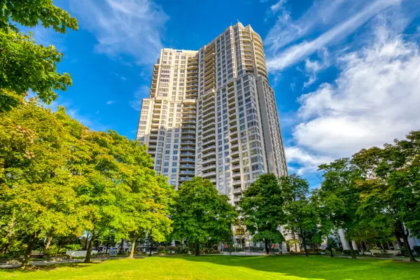 35 Kingsbridge Garden CIR #708, Mississauga, ON L5R 3Z5