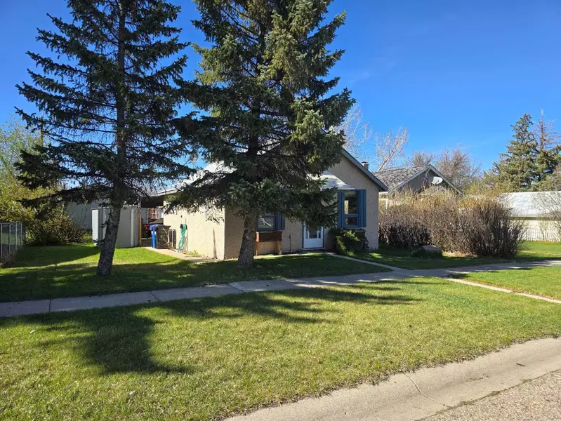 2310 24 ST, Nanton, AB T0L 1R0