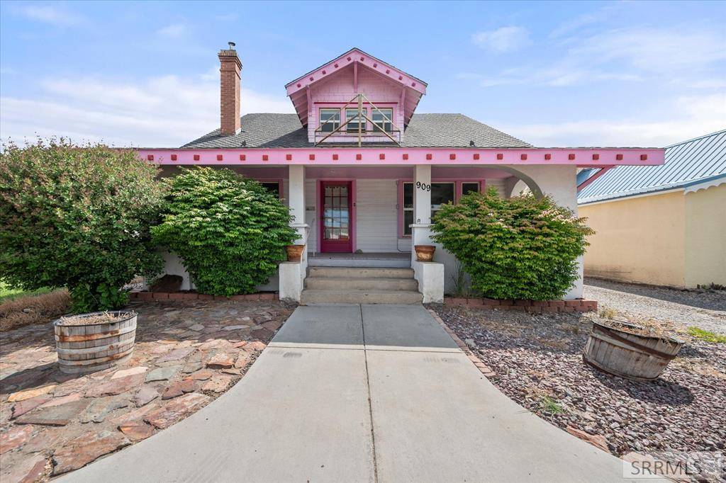 909 Main Street, Salmon, ID 83467