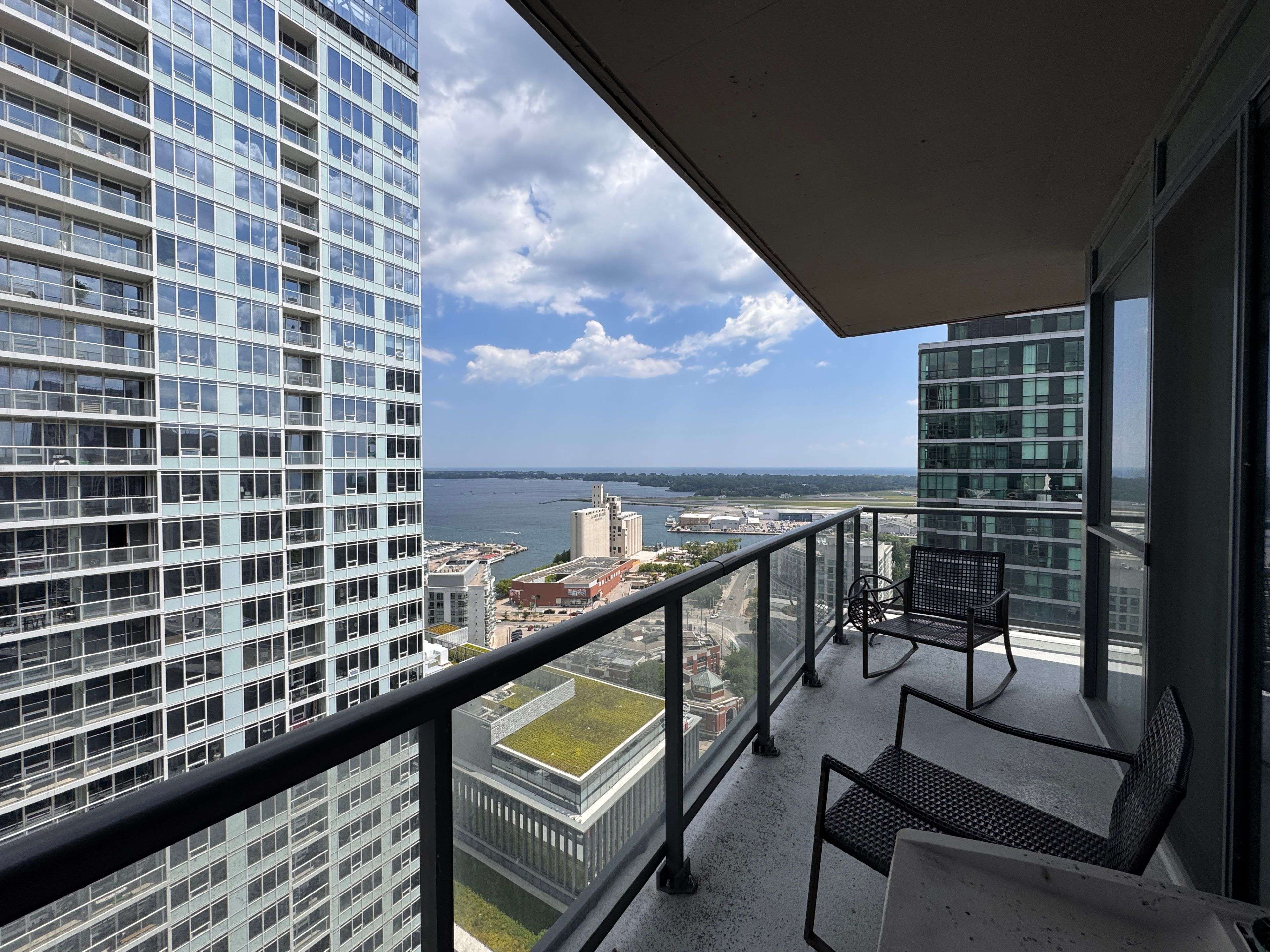 Toronto C01, ON M5V 0G8,20 Bruyeres Mews #2908