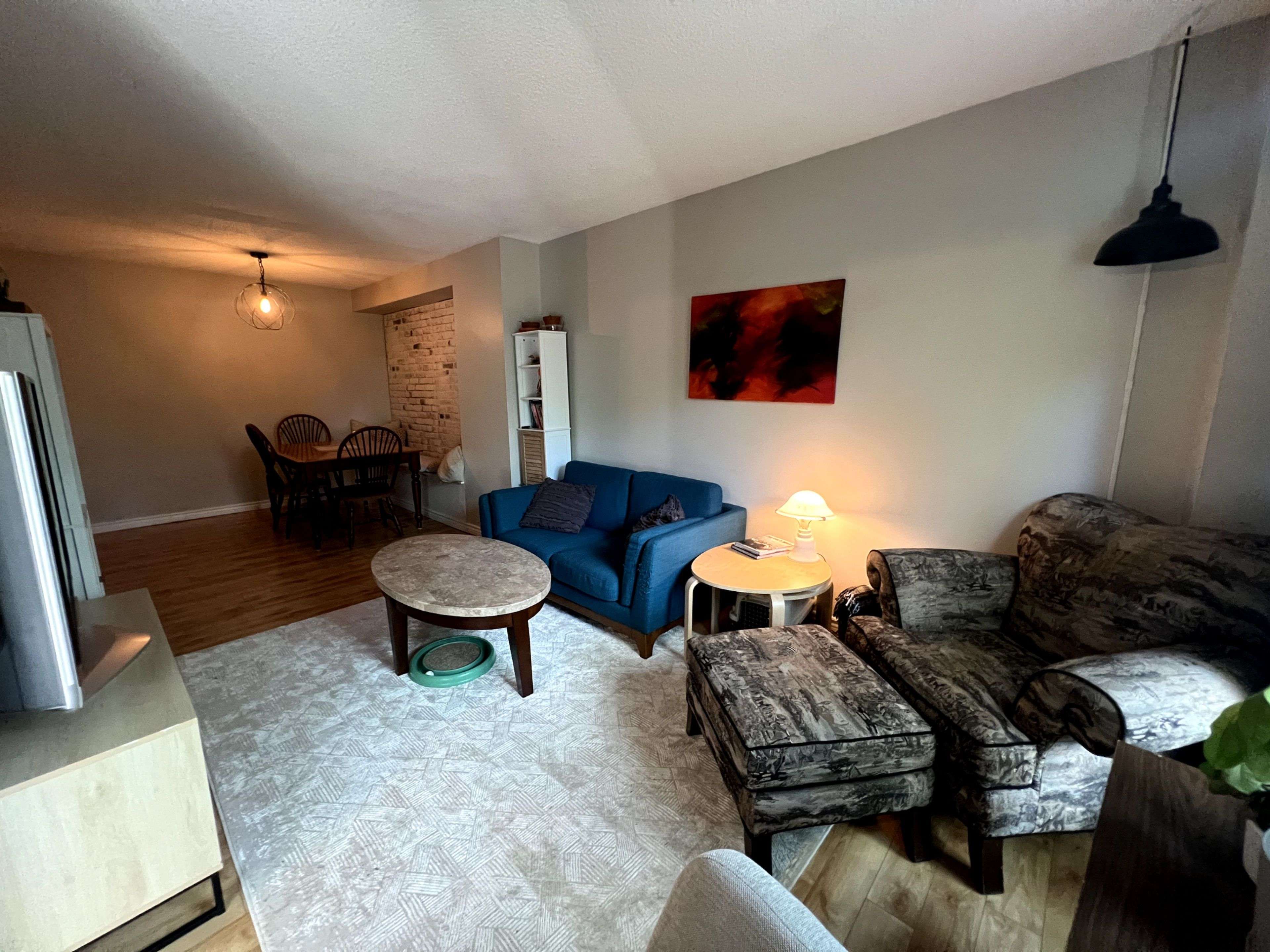 Oshawa, ON L1G 7L1,1330 Trowbridge DR W #2