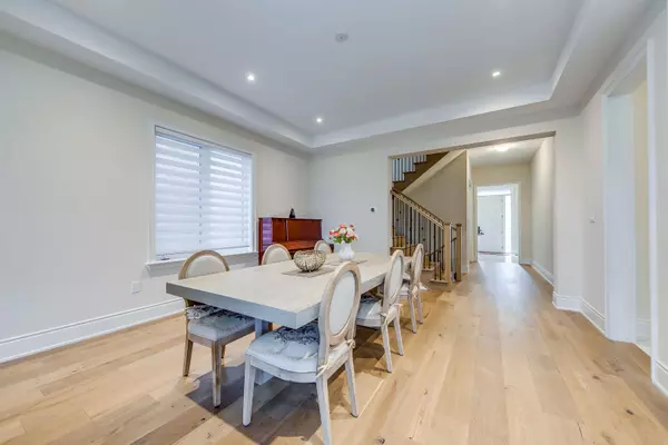 Oakville, ON L6M 5M7,1243 Pondside TRL