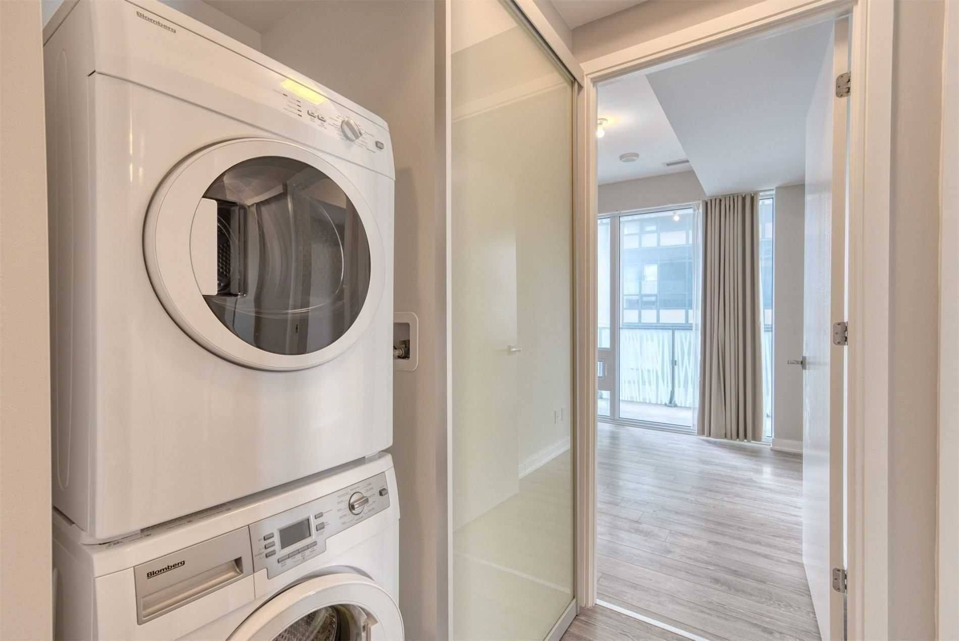 Toronto C08, ON M4Y 0B7,42 Charles ST E #2507