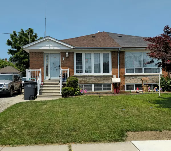 8 Garden AVE, Brampton, ON L6X 1M5
