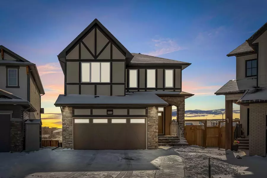 660 Reynolds CRES Southwest, Airdrie, AB T4B5G1
