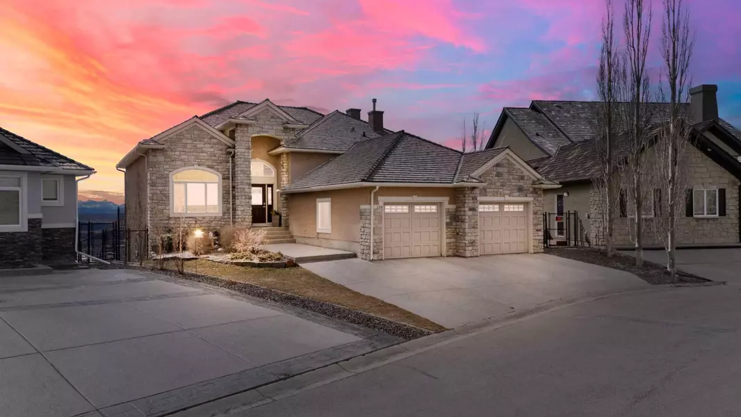 194 Gleneagles Estates LN, Cochrane, AB T4C 2H8