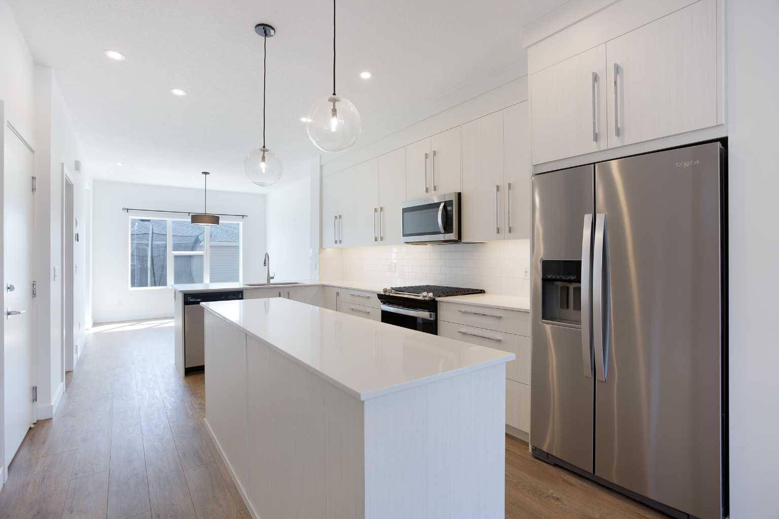 Calgary, AB T3S 0E9,7561 202 AVE SE