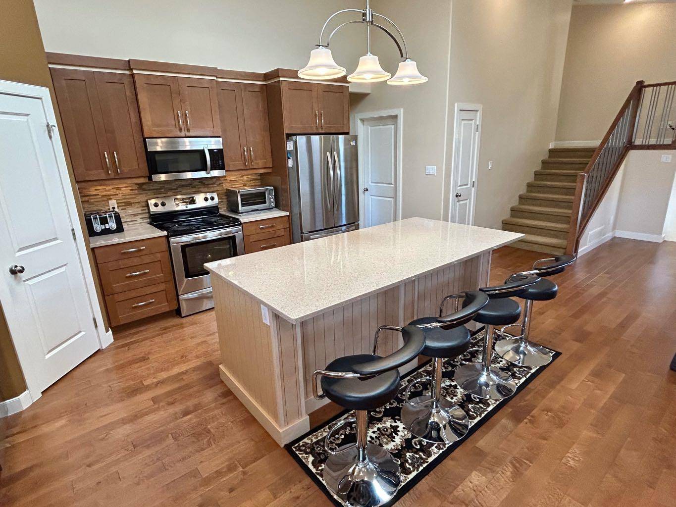 Lethbridge, AB T1K 5S8,330 Sixmile LN S