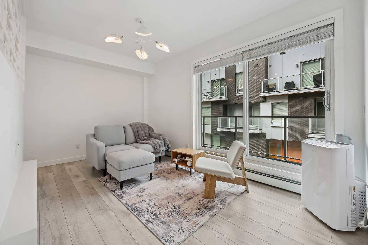 Calgary, AB T3B 6H5,3125 39 ST NW #207