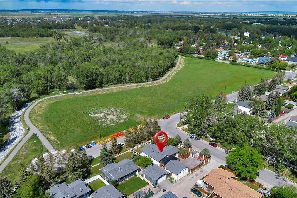 High River, AB T1V 1C2,933 Macleod TRL SW