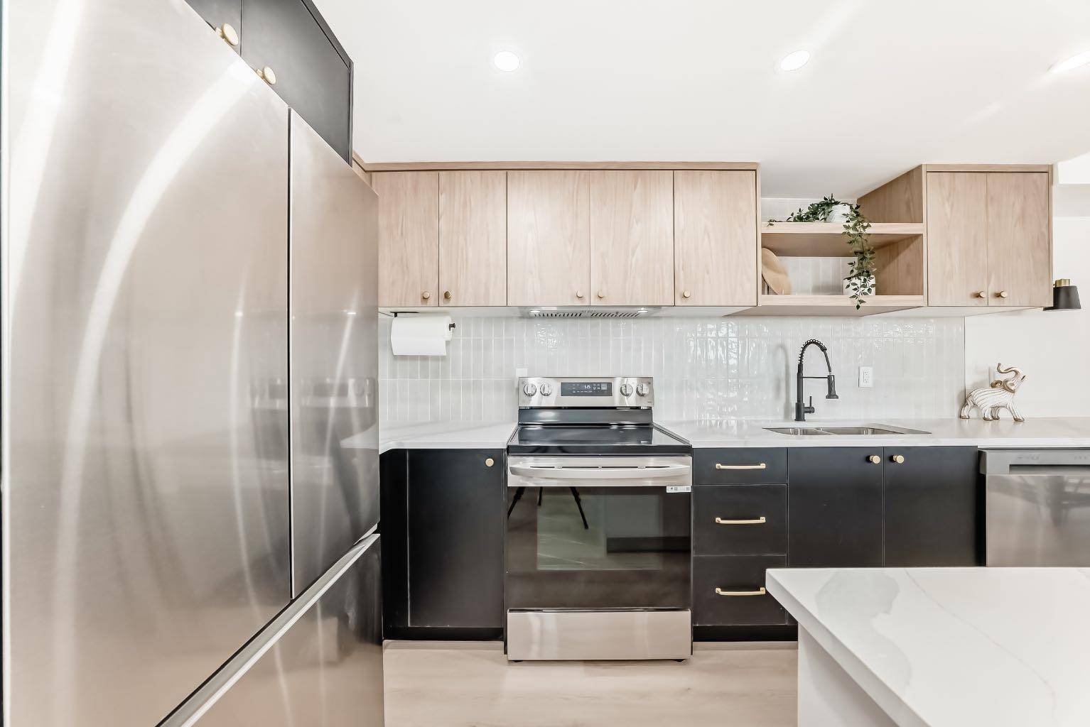 Calgary, AB T2S2V2,225 25 AVE SW #905