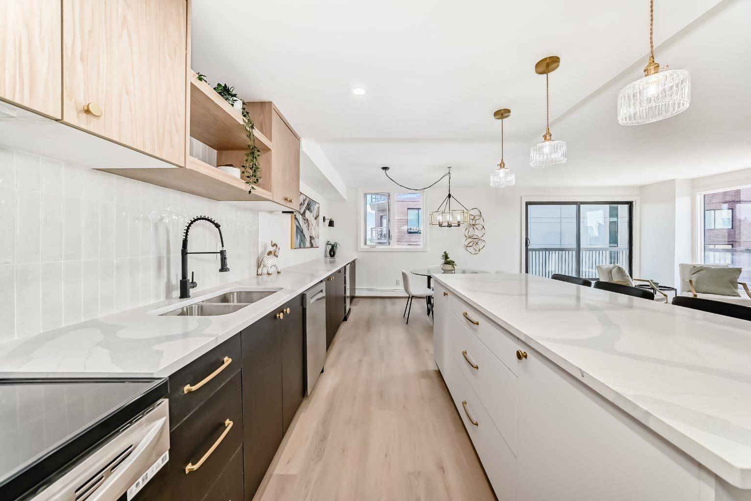 Calgary, AB T2S2V2,225 25 AVE SW #905