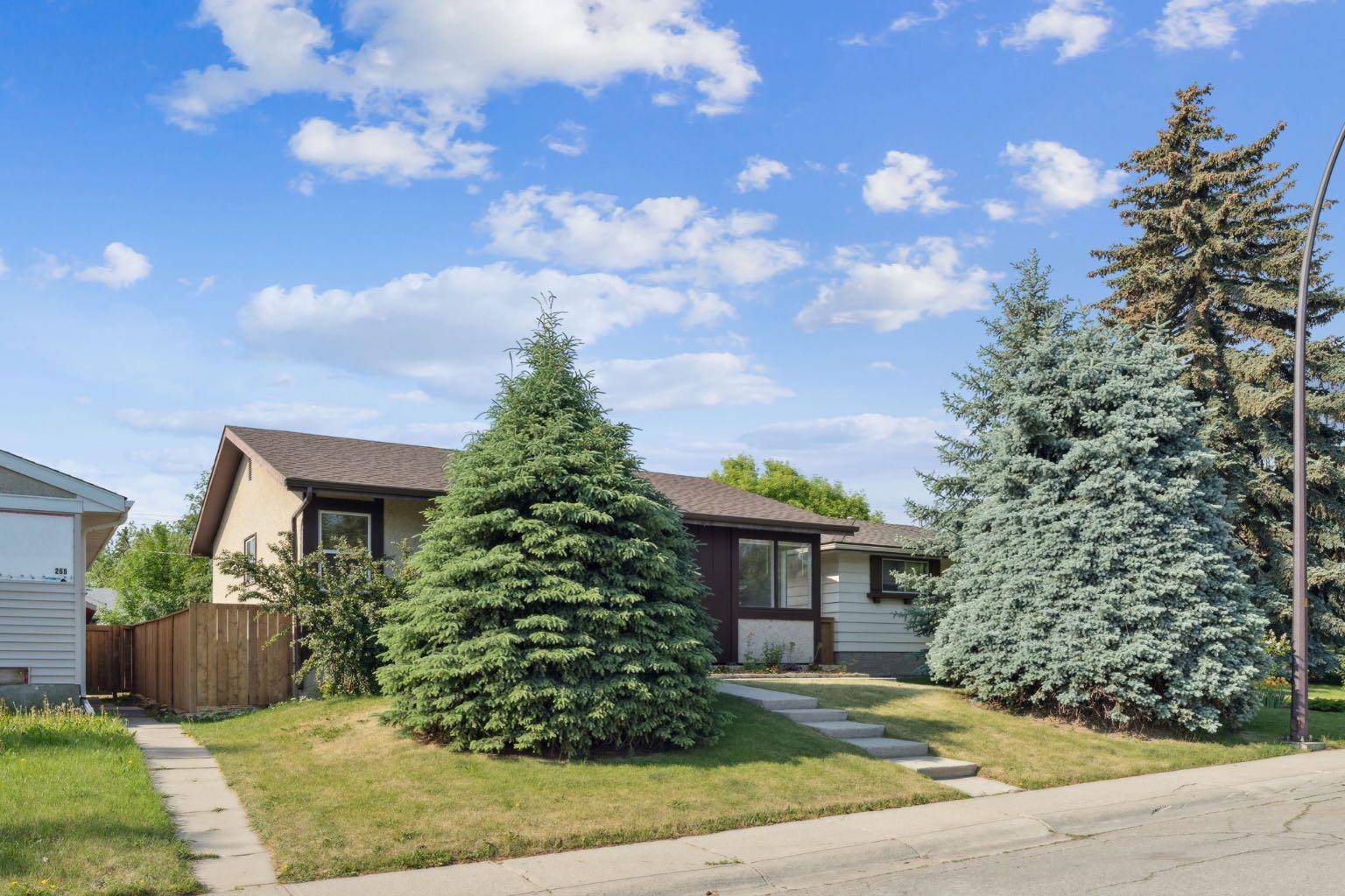 264 Huntington Close NE, Calgary, AB T2K 5B3