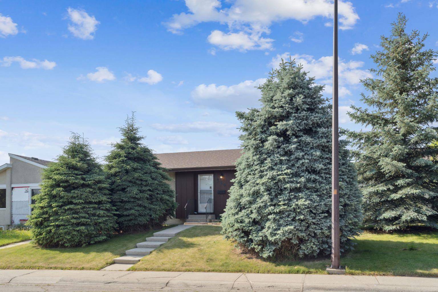 Calgary, AB T2K 5B3,264 Huntington Close NE