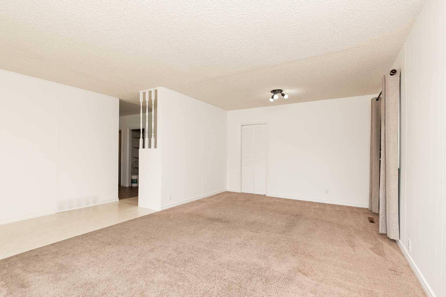 Lethbridge, AB T1K 0X4,2115 15 AVE South
