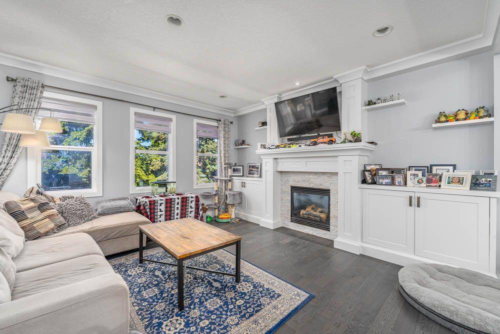 Calgary, AB T3B 4T6,334C Silvergrove PL NW