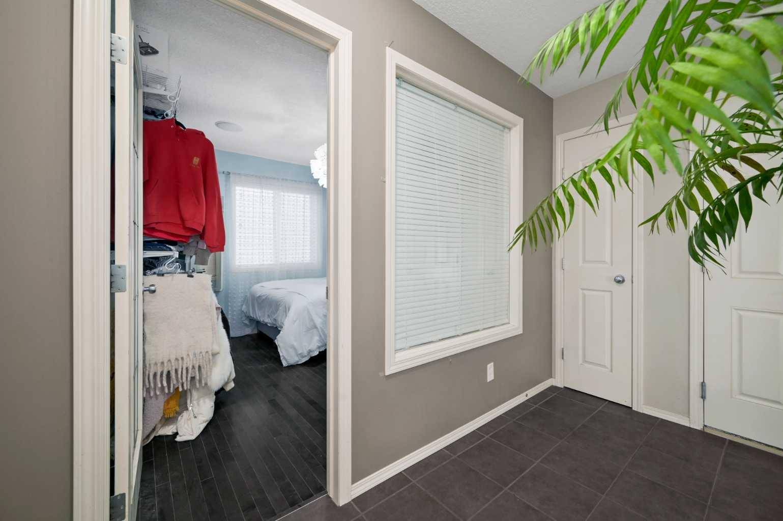 Calgary, AB T2Y 5J3,20 Bridlecrest CT SW