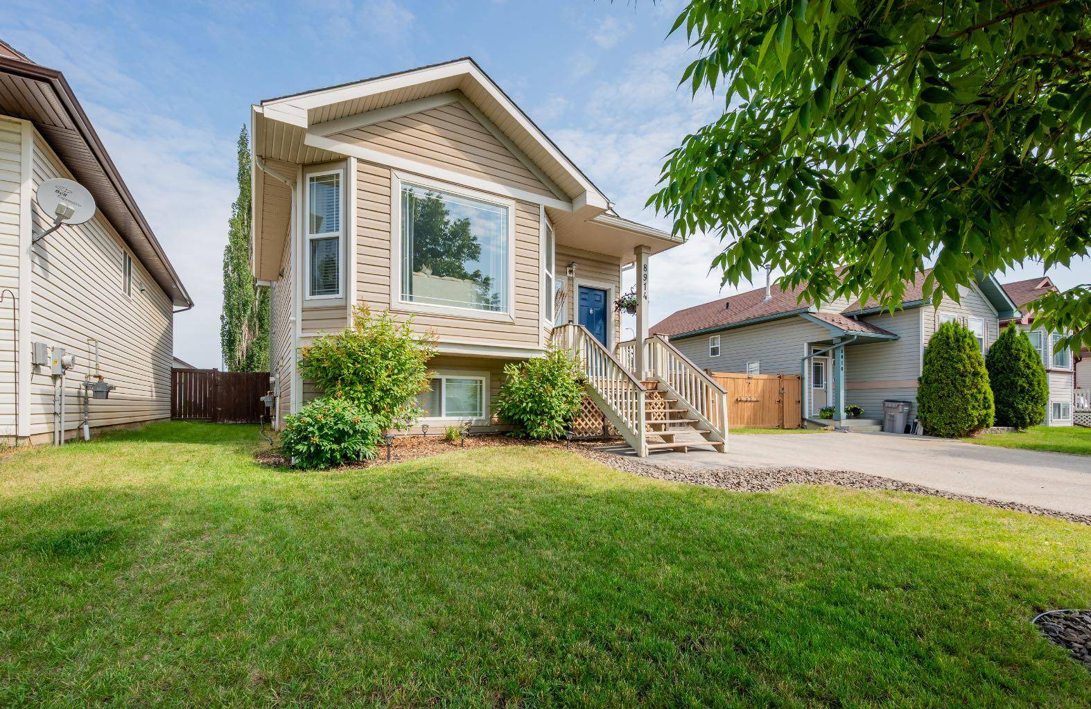 8914 67 AVE, Grande Prairie, AB T8W 2X9