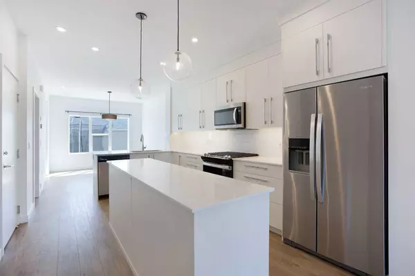 7561 202 AVE Southeast, Calgary, AB T3S 0E9