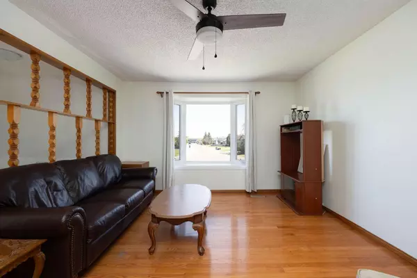 Fort Mcmurray, AB T9K 1P9,173 Oaks CRES