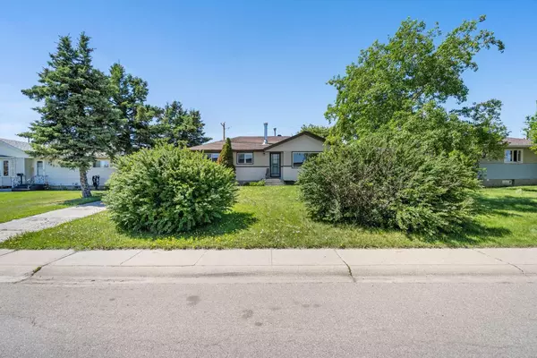 Calgary, AB T2A 1P7,703 47 ST Southeast