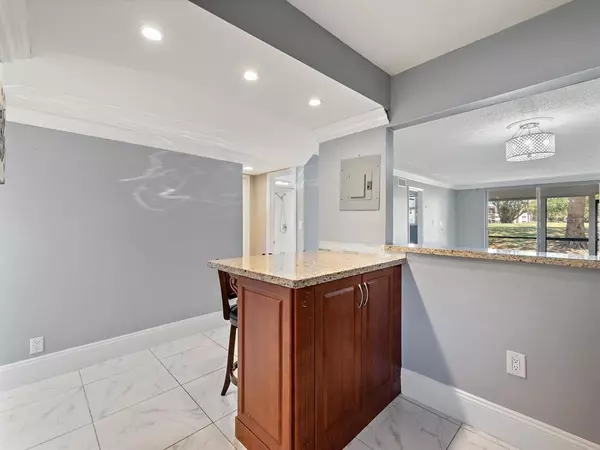 Pembroke Pines, FL 33025,371 S Hollybrook Dr #102