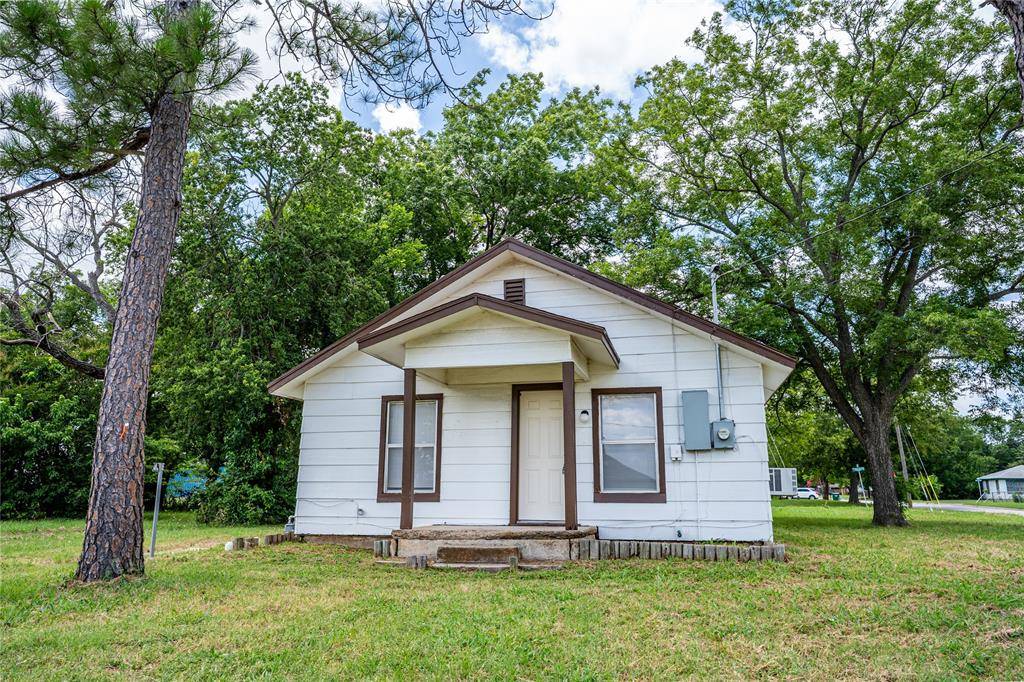 1707 N Weaver Street, Gainesville, TX 76240