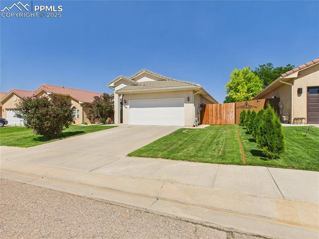 Pueblo, CO 81005,948 Willowcrest DR