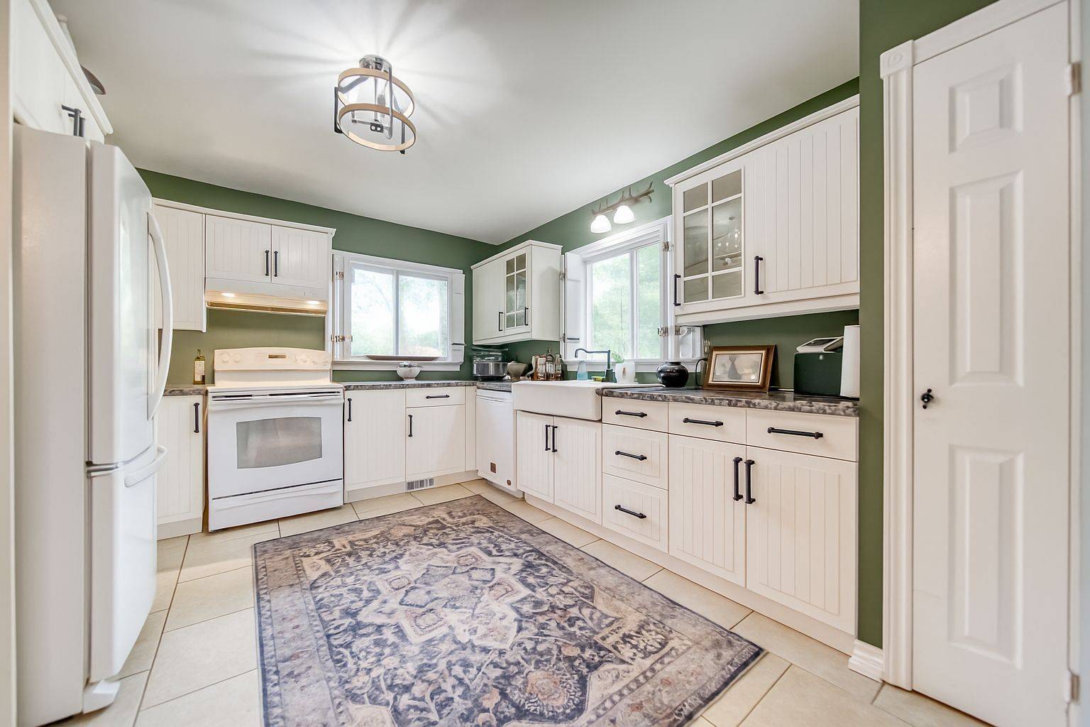 Innisfil, ON L9S 2G3,744 William ST #Upper