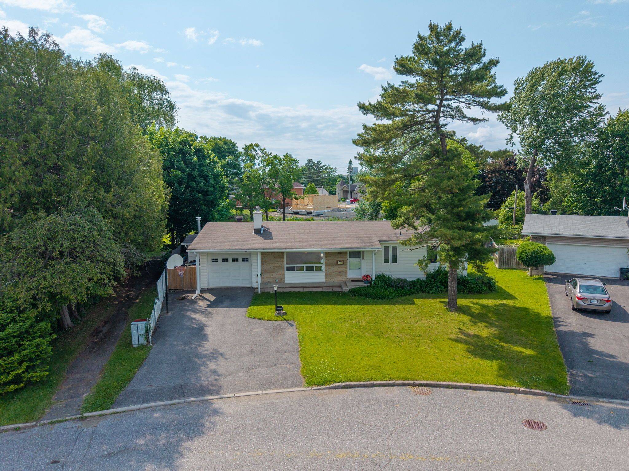 19 Donland AVE, Meadowlands - Crestview And Area, ON K2G 3A4
